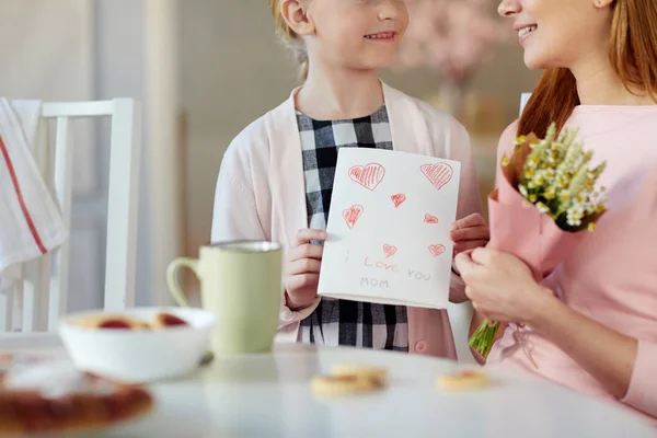 Girl Holding Self Made Greeting Card Her Mother — Stock Photo, Image