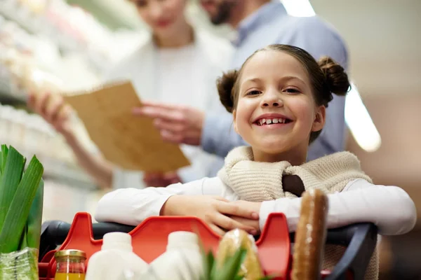 Portrait Cute Little Girl Smiling Happily While Shopping Grocery Store — Stock Photo, Image