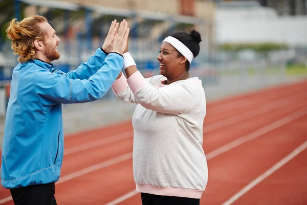 Trainer Congratulating One His Trainees Sport Achievement — Stock Photo, Image