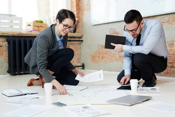 Two Analysts Working Papers Floor — Stock Photo, Image