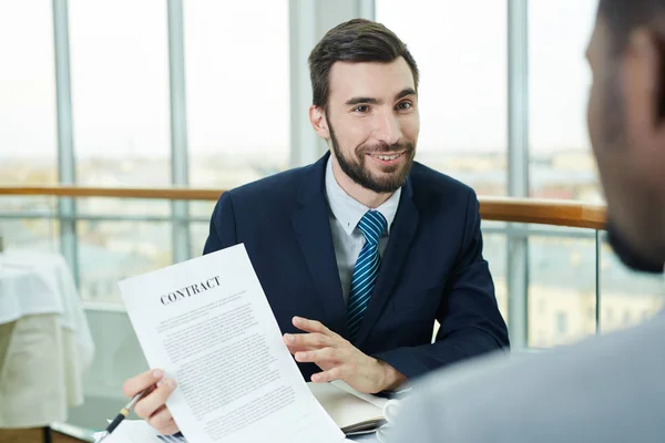 Vertrouwen Werkgever Uit Leggen Voorwaarden Van Contract Businsess Partner Kandidaat — Stockfoto