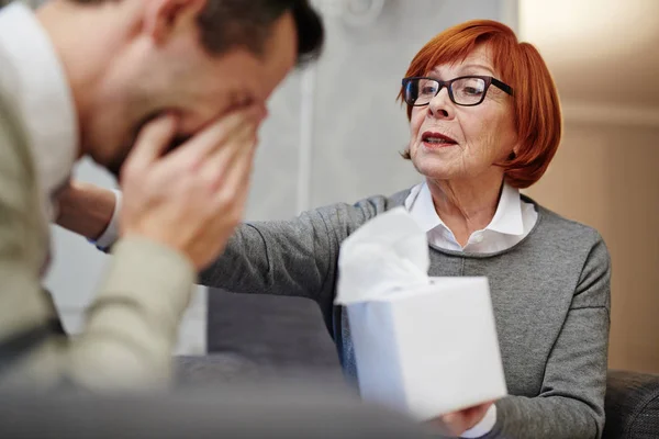 Professionell Psykolog Lugnande Lidande Människan — Stockfoto