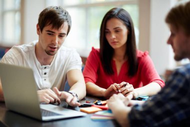 Kendi tasarım projesi Hazırlama Semineri için öğrenci grubu