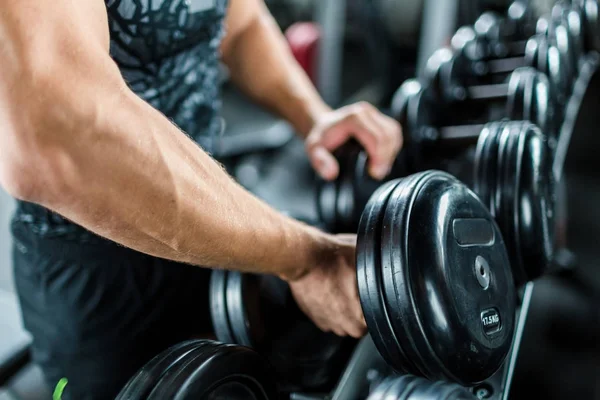 Closeup Shot Muscular Male Arm Picking Heavy Dumbbell Weights Equipment — Stock Photo, Image