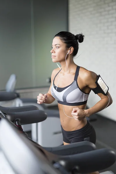 Portrait Sportive Brunette Woman Running Treadmill Gym Listening Music Using — Stok Foto