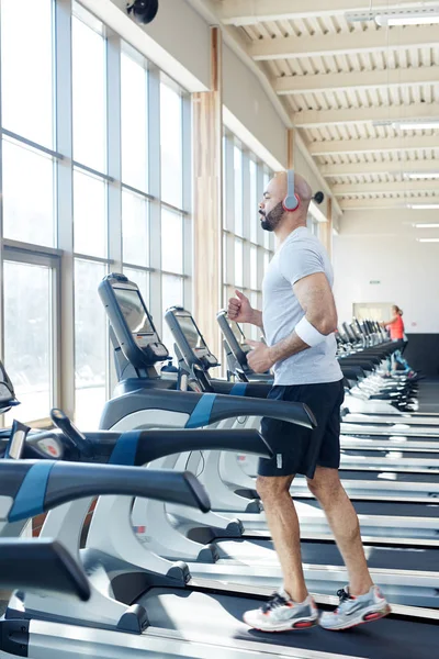 Sporty Man Walking Treadmill Gym — Stock Photo, Image