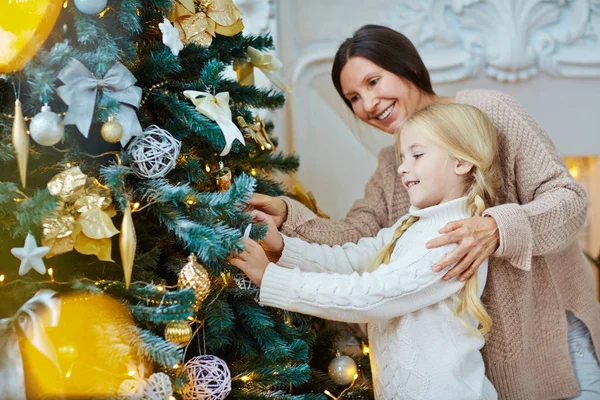 Grandmother Helping Little Granddaughter Decorate Xmas Tree Holiday — Stock Photo, Image