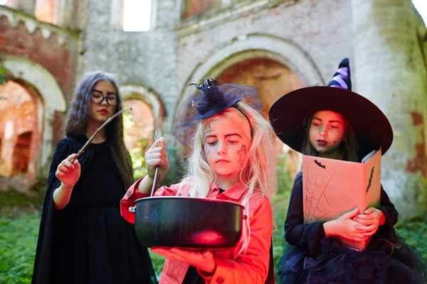 One Little Witches Preparing Potion Cauldron Halloween Night — Stock Photo, Image
