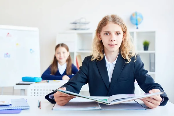 Diligent Elementary School Learners Open Textbook Sitting Lesson — Stock Photo, Image