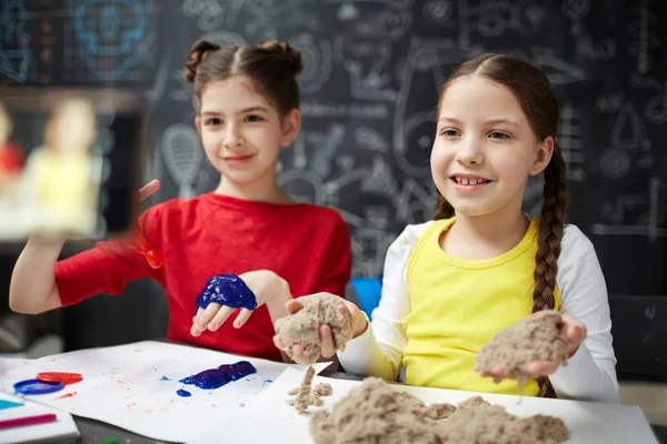 Ragazze Creative Che Frequentano Lezioni Corsi Sviluppo Dei Bambini — Foto Stock