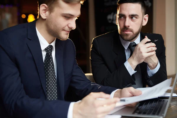 Portrait Two Successful Business Partners Working Meeting Reading Documents Discussing — Stock Photo, Image