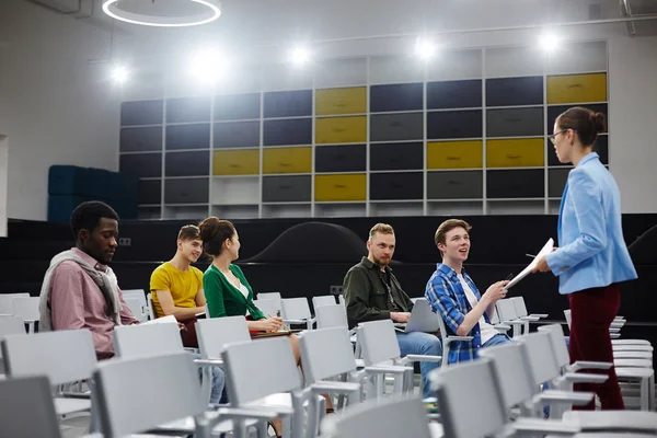 Several Students Discussing Topic Presentation Teacher — Stock Photo, Image