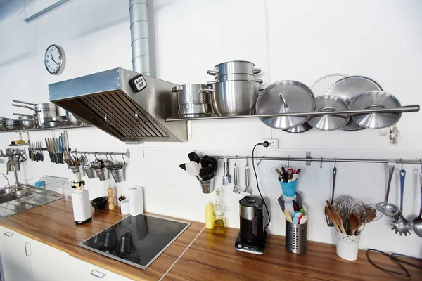 Interior Cocina Moderna Con Varios Utensilios — Foto de Stock