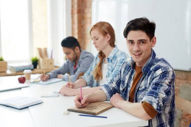 Bloknot Semineri çizim öğrenenler grubu