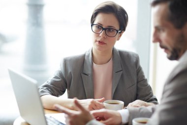 Net finansal verileri analiz iş uzmanlar