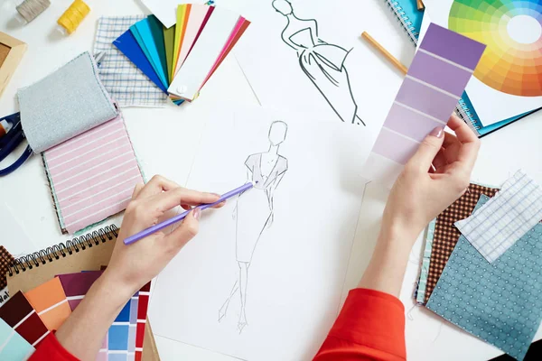 Fashion Designer Sketching New Creative Clothes — Stock Photo, Image