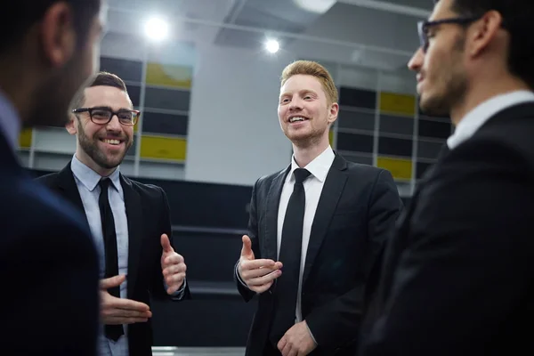 Group Businessmen Suits Having Discussion New Market Trends Tendencies — Stock Photo, Image
