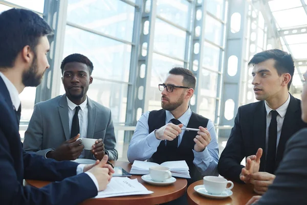 Förhandling Flera Affärspartners Eller Ledare — Stockfoto