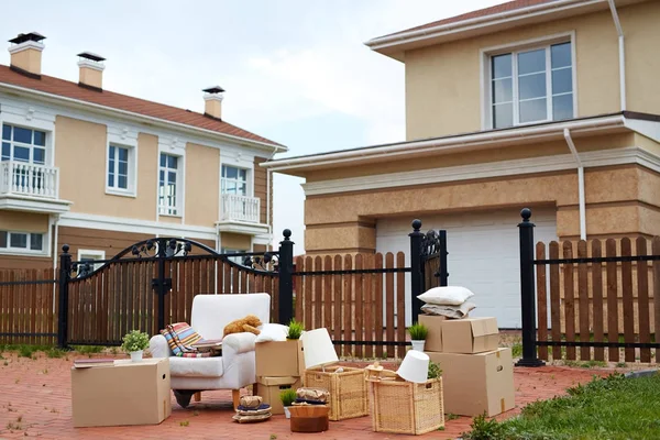 Grupo Paquetes Muebles Por Valla Casa Nueva —  Fotos de Stock