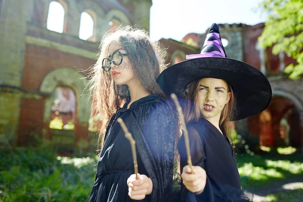 Cute Witches Warlocks Showing Magic Wands Power — Stock Photo, Image