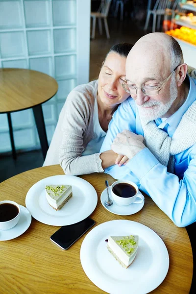 Coppia Anziana Avendo Riposo Caffè Tavolo — Foto Stock