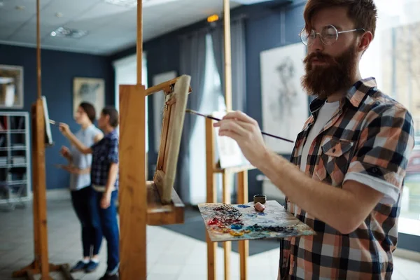 Współczesny Artysta Nauczyć Się Malować Szkole Sztuk Pięknych — Zdjęcie stockowe