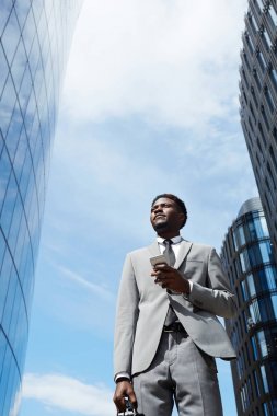 Modern mimarinin arasında smartphone ile zarif işveren