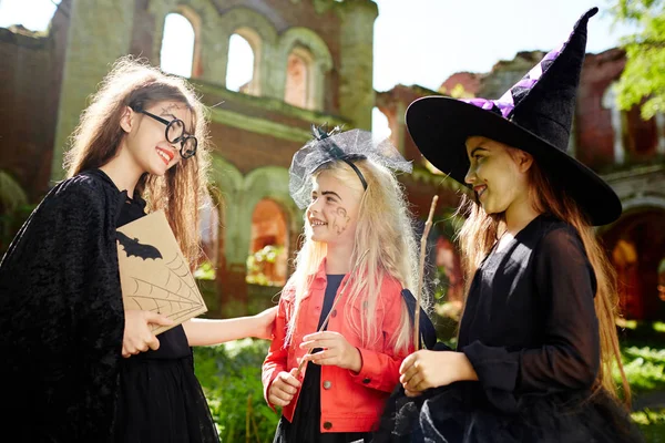 Friendly Companions Witch Attire Interacting Halloween Party Sunny Day — Stock Photo, Image