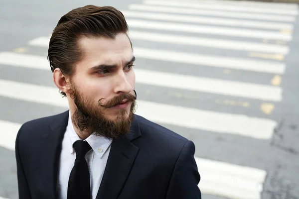 Homem Atraente Elegante Com Barba Bigode Vestindo Terno — Fotografia de Stock