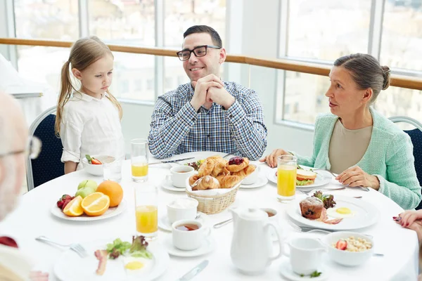 Young Man His Daughter Mature Woman Sitting Served Table — Stock Photo, Image