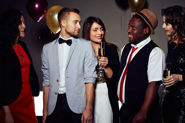 Middle Aged African American Man Telling His Glamorous Friends Funny — Stock Photo, Image