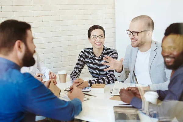 Portrait Bearded Afro American Employee Looking Camera Toothy Smile While — Stock Photo, Image