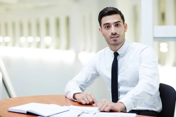 Young Expert Business Development Sitting Workplace — Stock Photo, Image