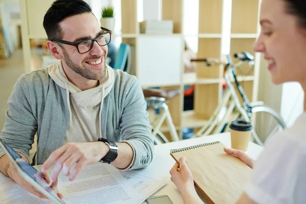 Portrait Two Smiling Business People Discussing Work Meeting Modern Creative — Stock Photo, Image