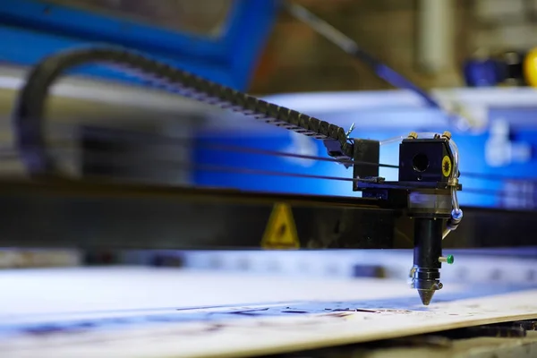 Wytwarzanie Maszyn Cięcia Sklejka Laserowa — Zdjęcie stockowe
