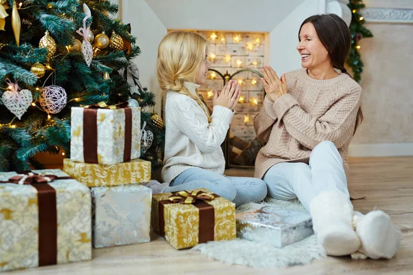 Mature Woman Her Adorable Granddaughter Sitting Floor Decorated Xmas Tree — Stock Photo, Image