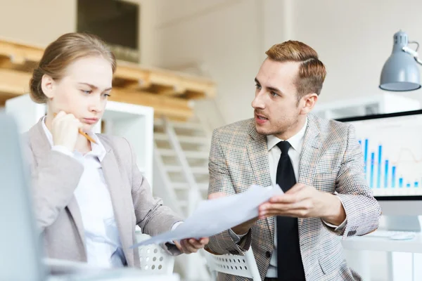 Working Process Open Plan Office Confident Bearded Manager Sharing Ideas — Stock Photo, Image