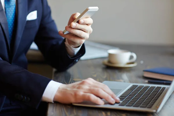 Side View Closeup Unrecognizable Modern Businessman Holding Smartphone Browsing Internet — Stock Photo, Image