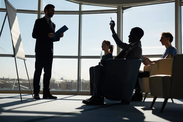 One Managers Raising Hand Answer Question Business Coach — Stock Photo, Image