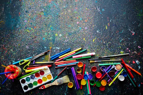 Ciemne Tło Wielu Kolorów Plam Zestaw Malowania — Zdjęcie stockowe
