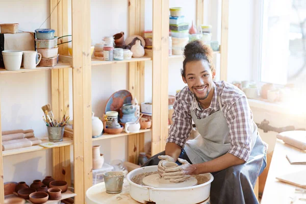 Happy Young Potter Sitting Fireclay Machine Looking Camera While Making — Stock Photo, Image