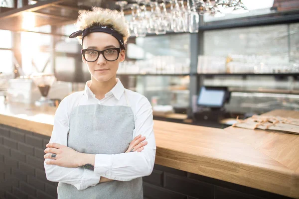 Young Waitress Eyeglasses Apron Crossing Her Arms Chest Looking Camera — Stock Photo, Image