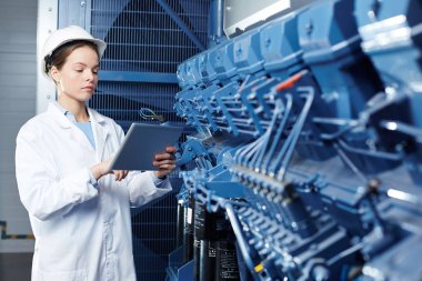 Yeni cryptocurrency depolama donanım net hakkında bilgi paylaşımı tablet ile genç profesyonel