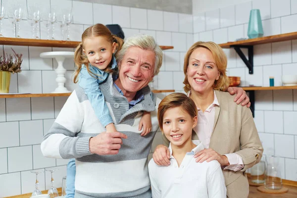 Happy Family Mature Man His Wife Two Grandchildren Looking Camera — Stock Photo, Image