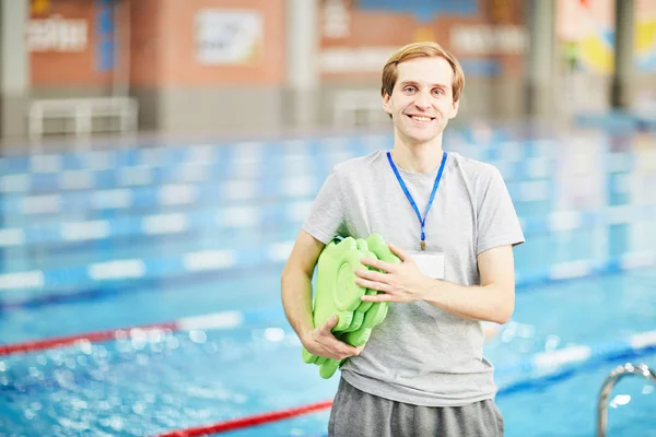 Jonge Trainer Van Het Duiken Met Kunststof Apparaten Zwemmen Camera — Stockfoto