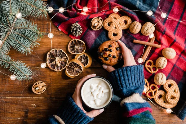 Hand Girl Taking Homemade Cupcake Having Hot Drink Marshmallows Christmas — Stock Photo, Image