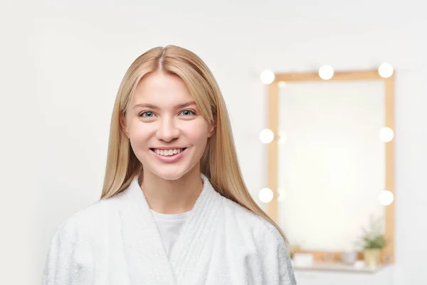 Pretty Young Blonde Female Toothy Smile Standing Front Camera Background — Stock Photo, Image