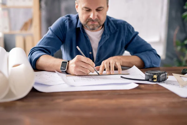 Bearded Mature Engineer Using Pencil Ruler While Drawing Line Sketch — Stock Photo, Image
