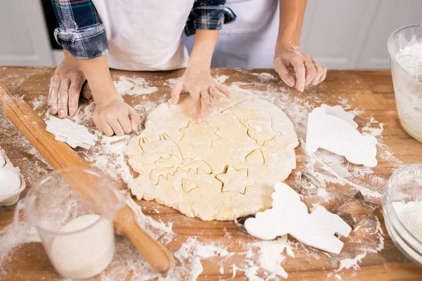 Hands Mother Son White Aprons Cutting Figures Rolled Dough While — Stock Photo, Image