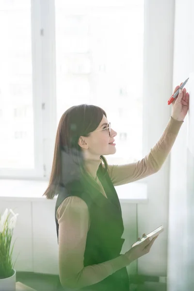 Young Successful Businesswoman Smartphone Preparing Presentation Whiteboard Office — 스톡 사진